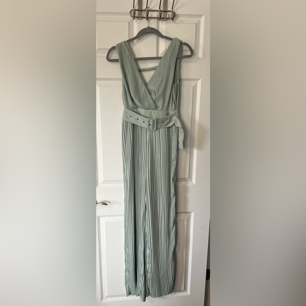 Adorable women’s jumpsuit